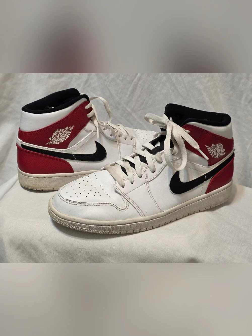 Nike Air Jordan 1 Chicago Mid White Black Gym Red Sz 12 Mens
